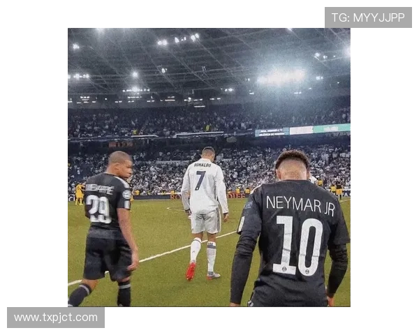 C罗15岁儿子赴皇马试训 或加盟U16梯队 C罗15岁儿子赴皇马试训 或加盟U16梯队